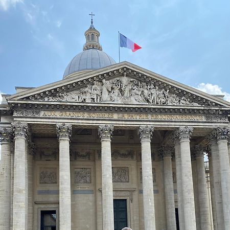 Chic Appartement 2 Bedrooms Phantheon Notre Dame Paris Exterior foto